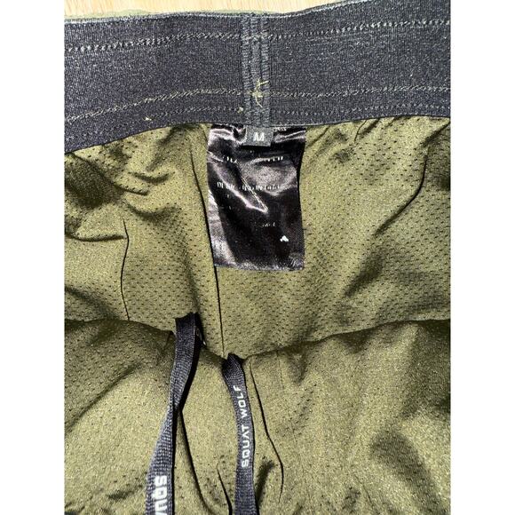 Squat Wolf Green Shorts with Compression Size Medium - Picture 2 of 3